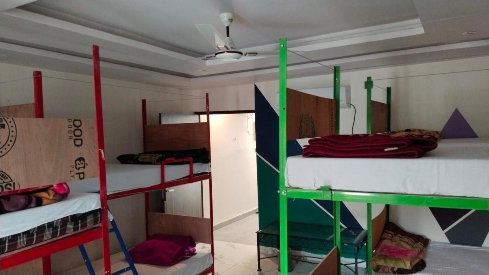 Bonfire Hostels Rishikesh Exterior photo